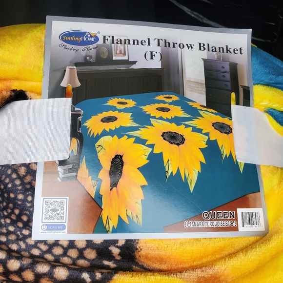 Blankets and baby blankets and cosmetic products - Picture 3 of 12